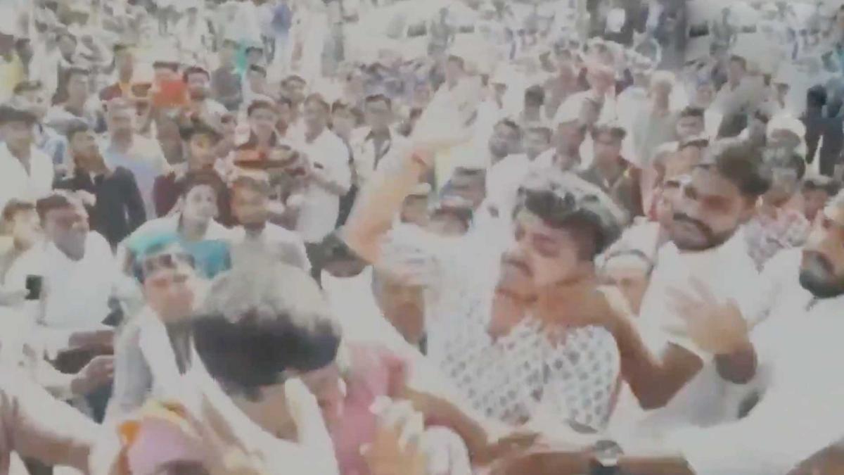 बीजेपी नेता का वायरल वीडियो