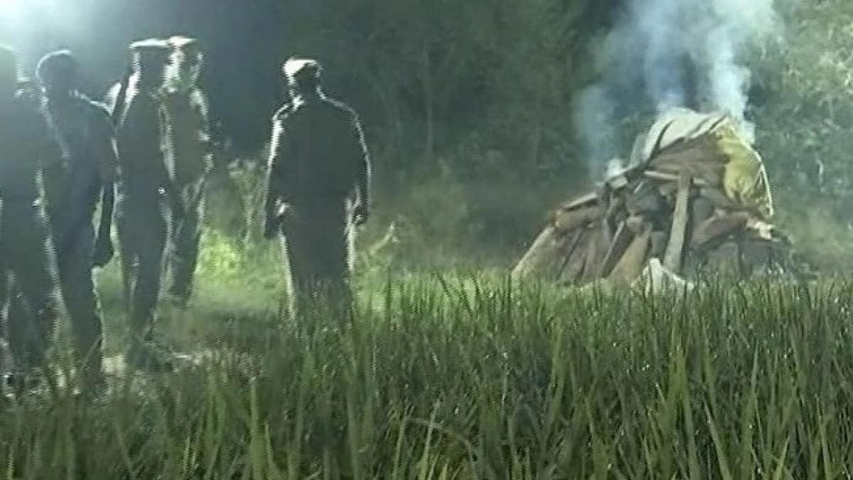 बिना परिवार की मर्जी के पुलिस ने किया अंतिम संस्कार (तस्वीर-PTI)