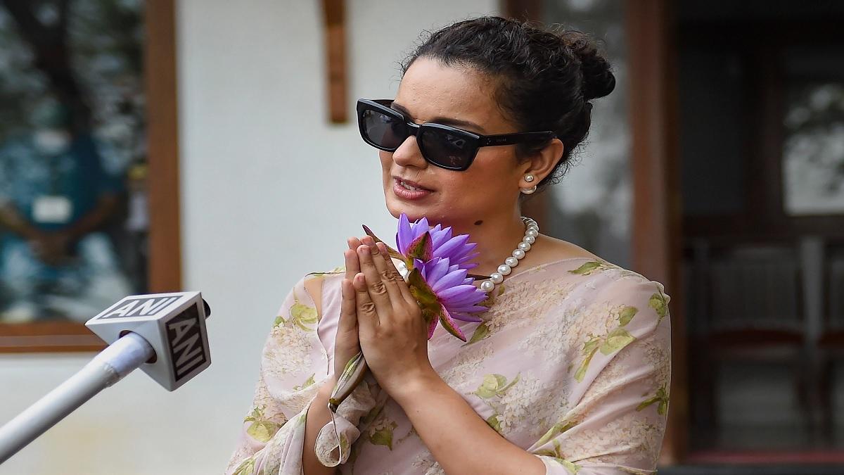 Kangana at Rajbhavan (photo-PTI)