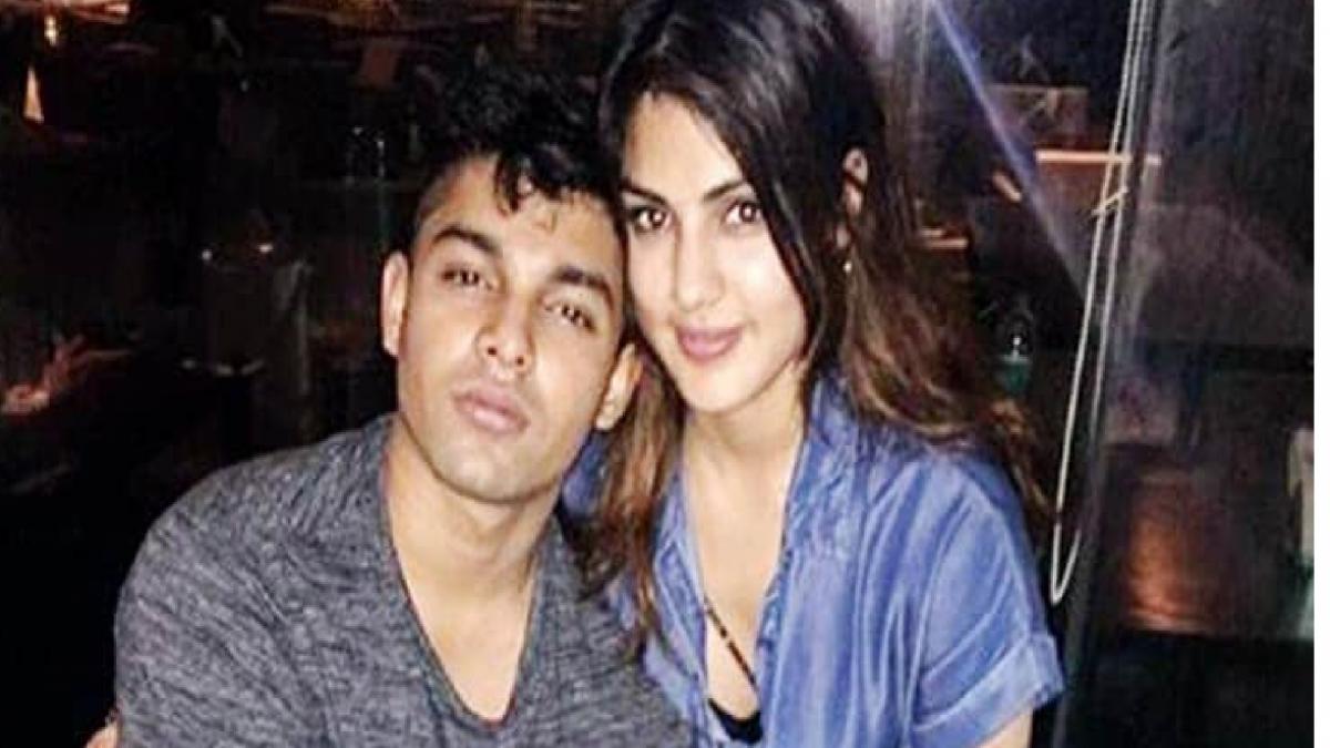 Rhea Chakraborty- Showik Chakraborty