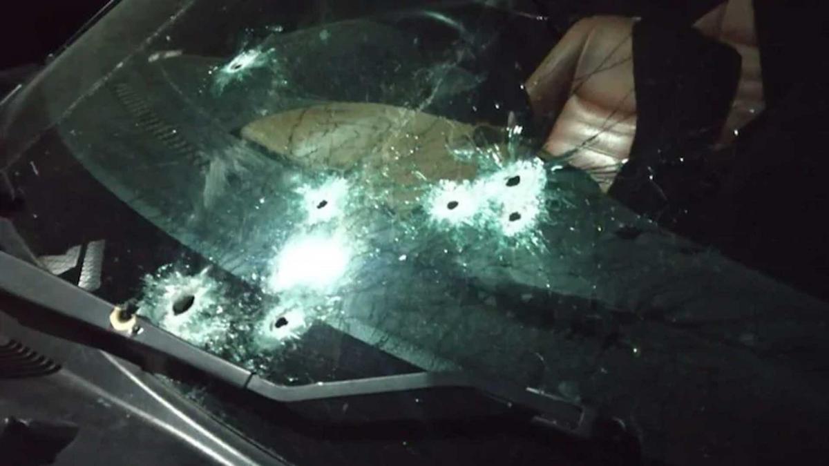 BJP नेता की कार पर हमला