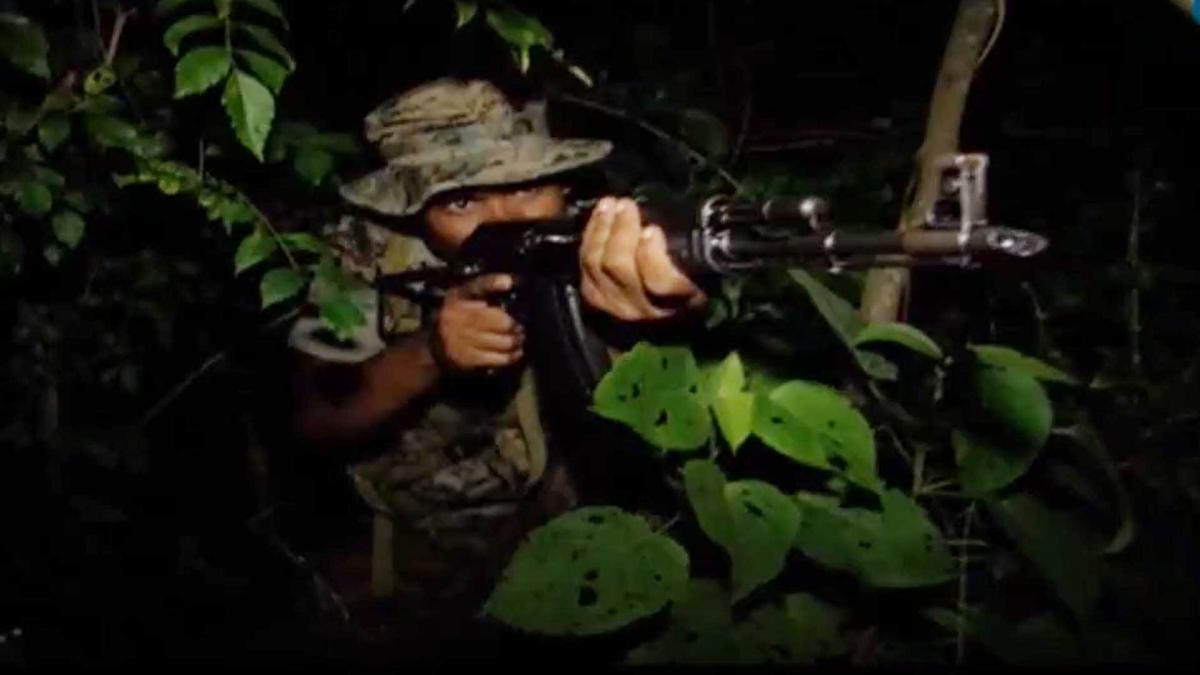 रात के अंधेरे में कोबरा कमांडो 