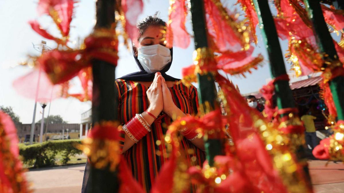 मंदिर में भक्तों ने की पूजा (फोटो-PTI)