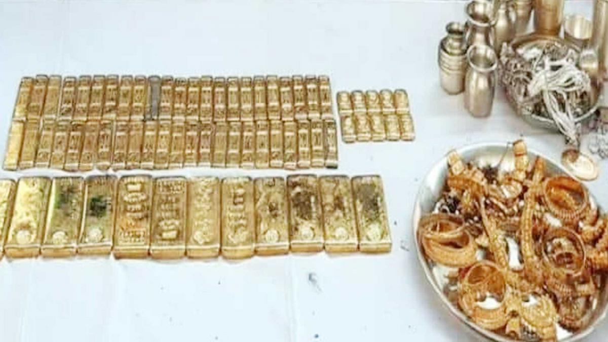 बीजेपी नेता के भाई के घर से सोना बरामद 