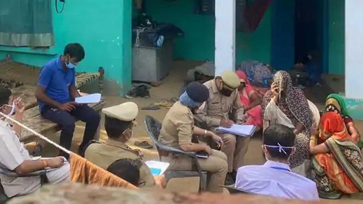 हाथरस की पीड़ित परिवार