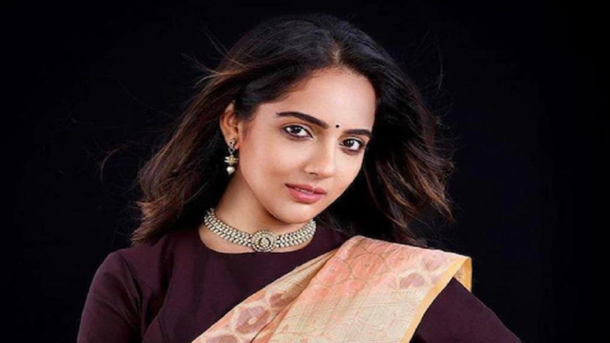 Bollywood actress Malvi Malhotra 