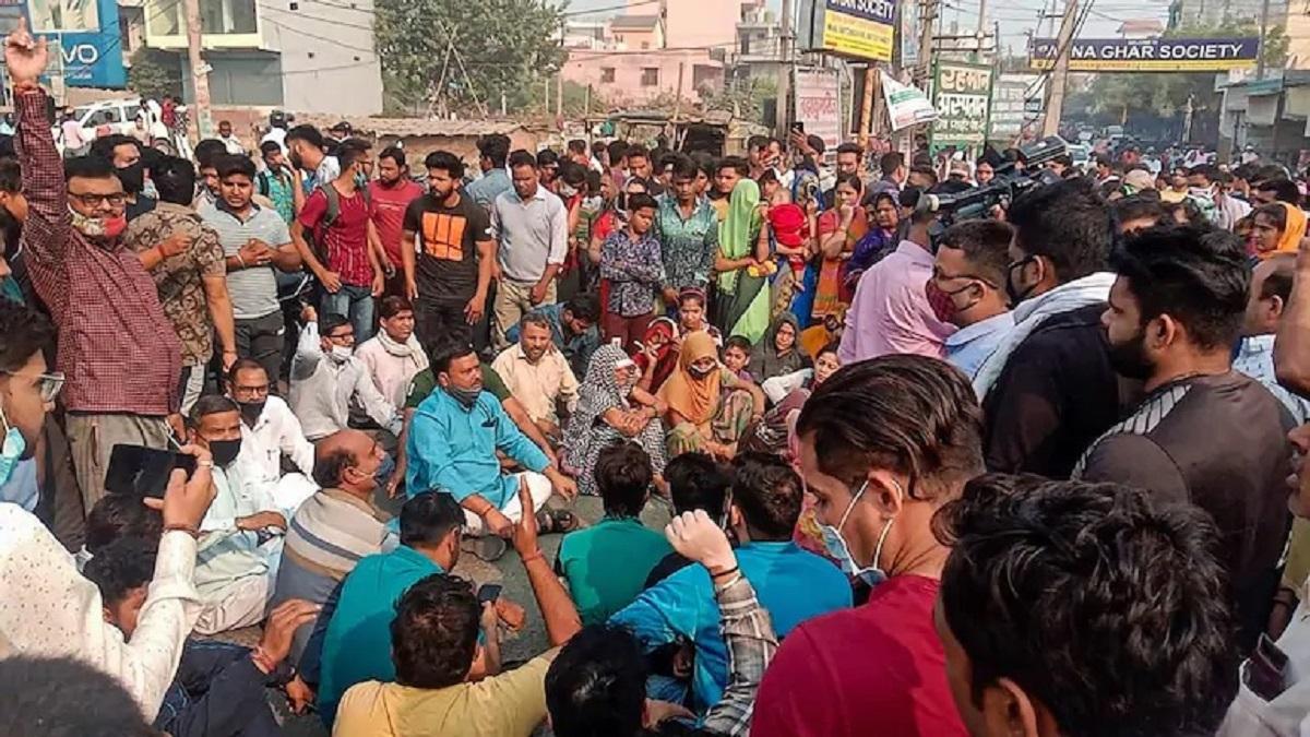 Nikita Tomar Family on Protest 