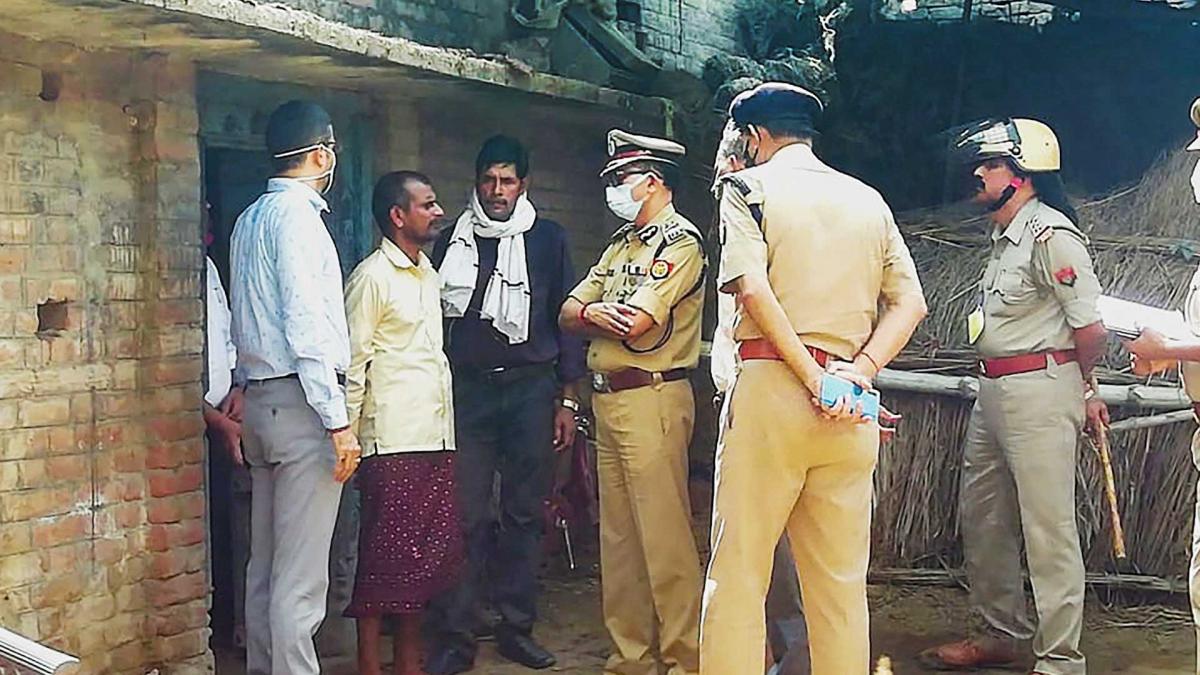 बलिया में पुलिस