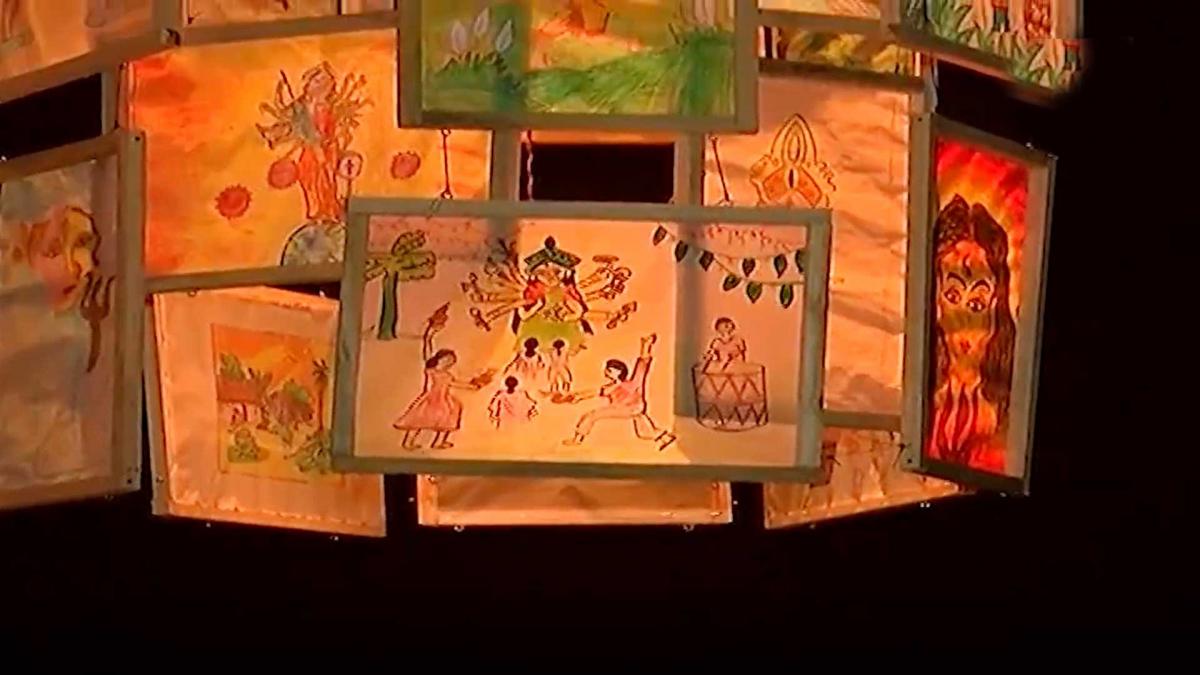 बच्चों ने सजाया पूजा पंजाल