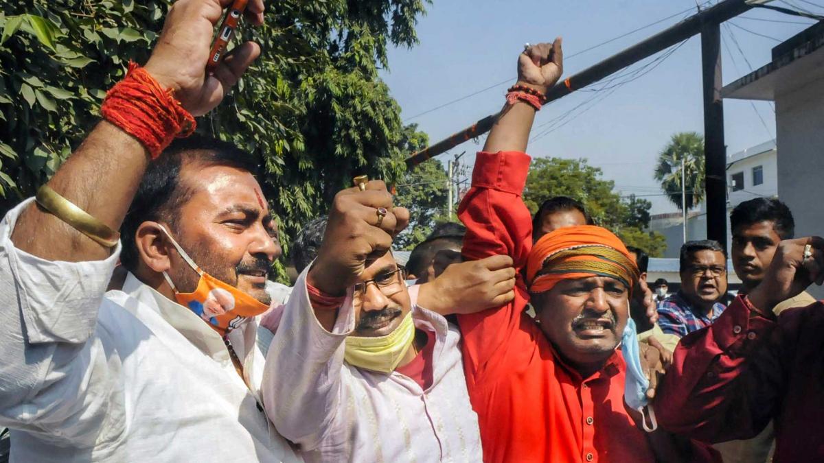  BJP खेमे में जश्न शुरू