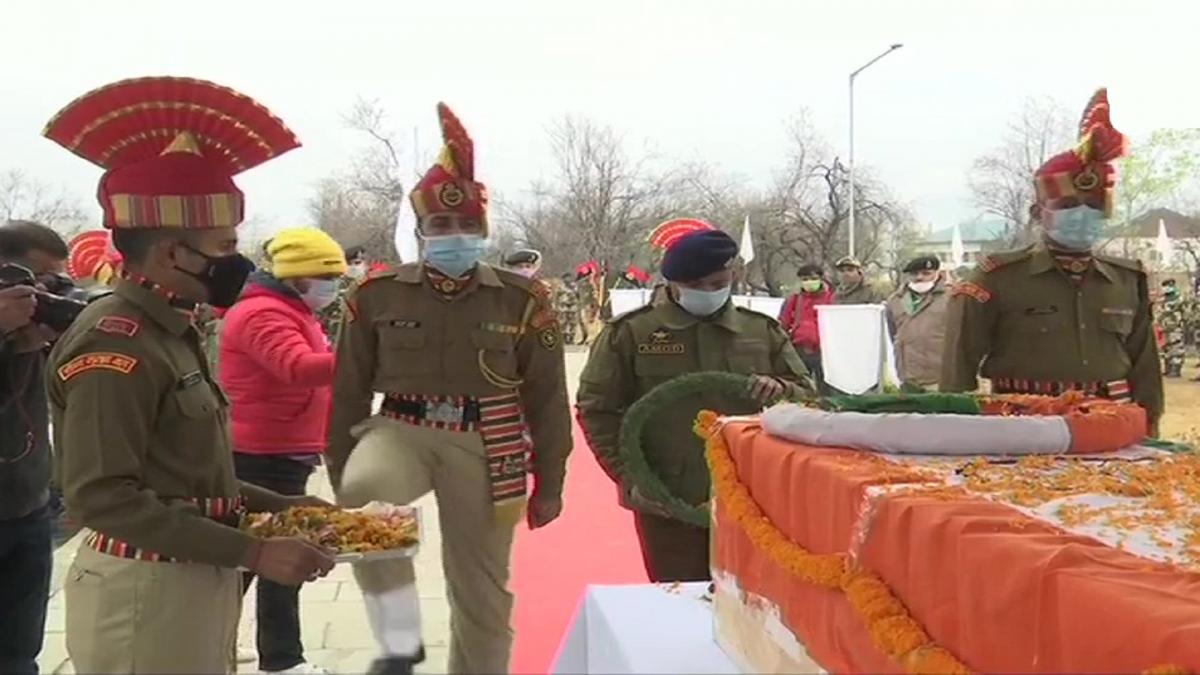 Army pays tribute to martyred BSF SI Rakesh Dobhal