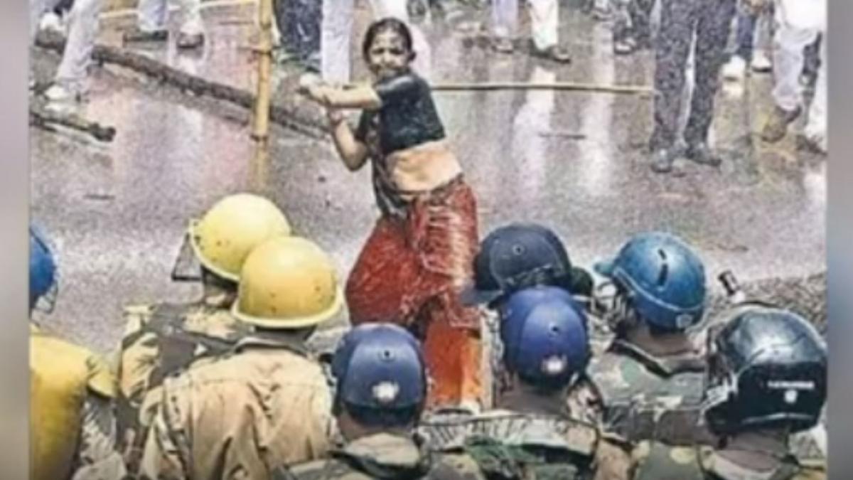 सोशल मीडिया पर ये तस्वीर वायरल हो रही है.