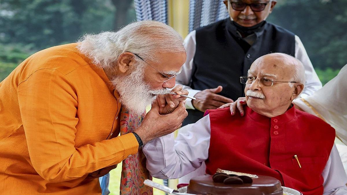 pm with lk advani (Photo-PTI)