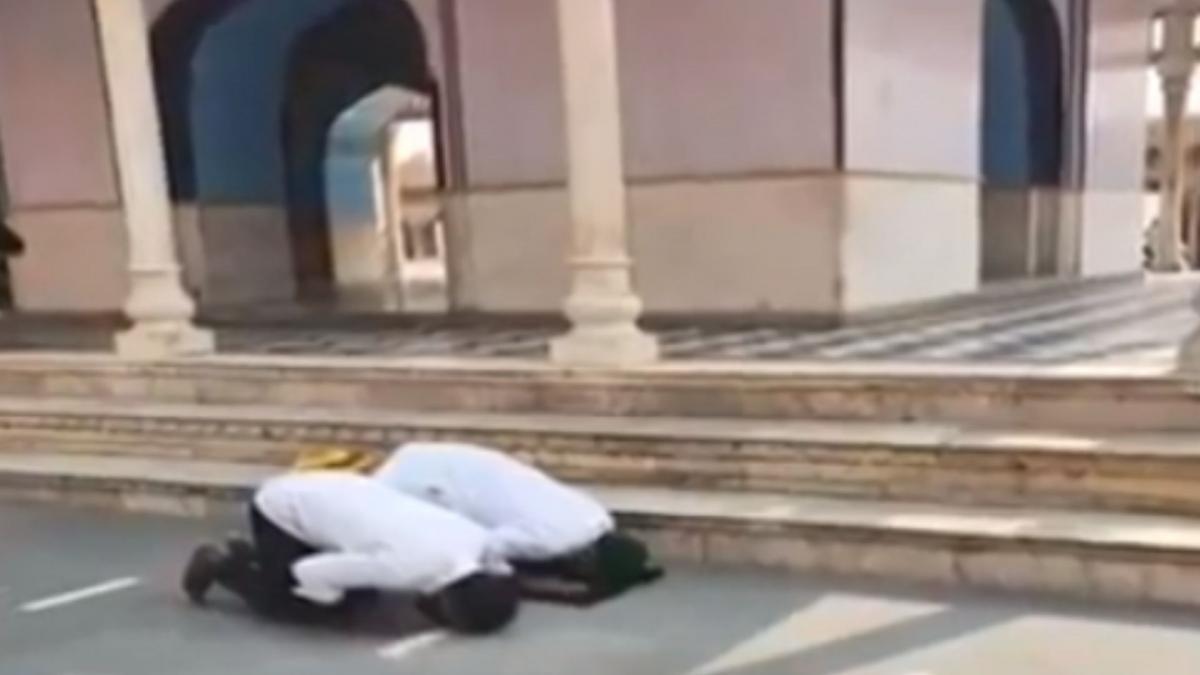 Namaz in Mathura Temple (File Photo)