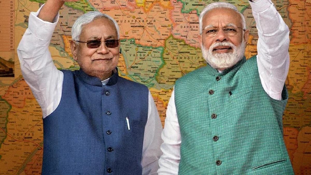 Bihar Next Chief Minister Nitish Kumar with Narendra Modi