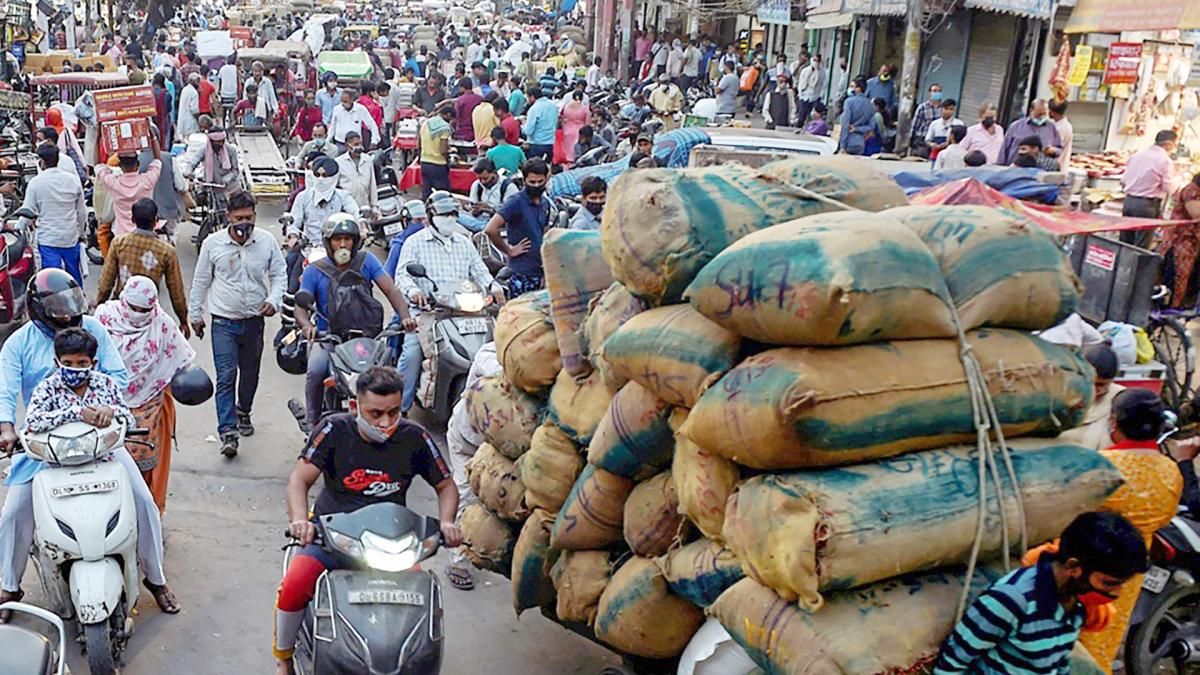 overcrowded market viral video