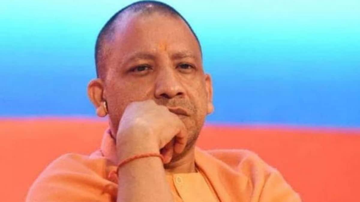 प्रतापगढ़ में दर्दनाक सड़क हादसे में 14 लोगों मौत, CM Yogi ने जताया दुख - Tragic road accident in Pratapgarh, CM Yogi expressed grief - Uttar Pradesh AajTak