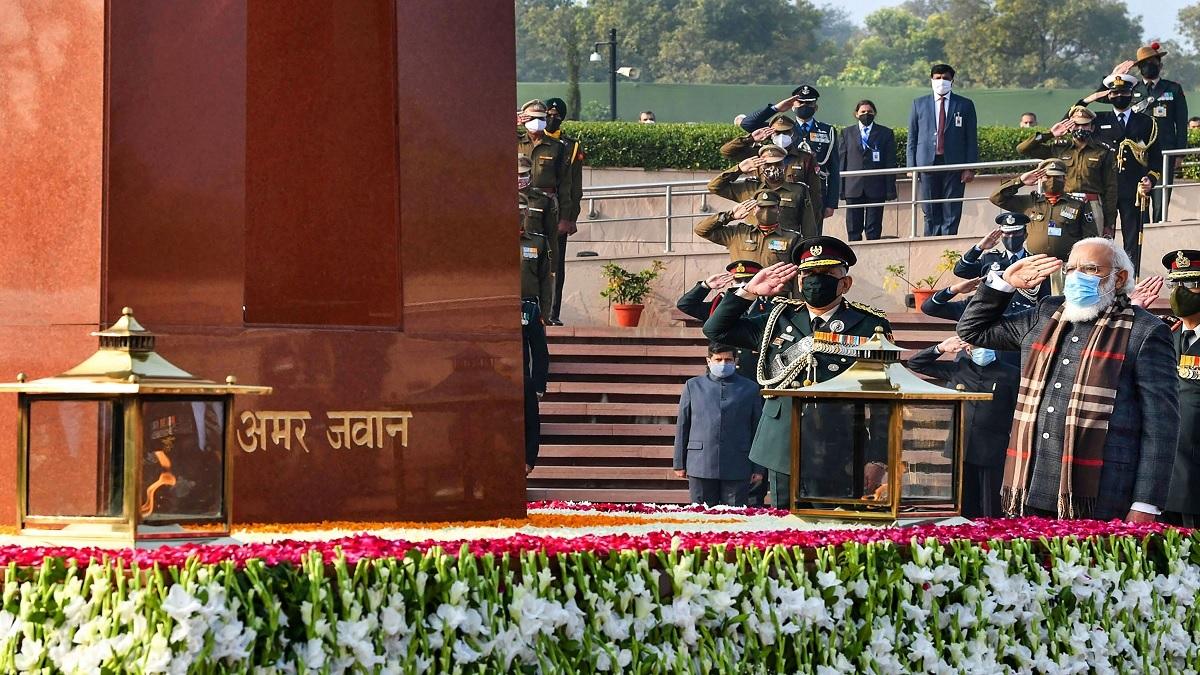 PM Narendra Modi pays tribute to the fallen soldiers at National War Memorial on Vijay Diwas. (ANI)