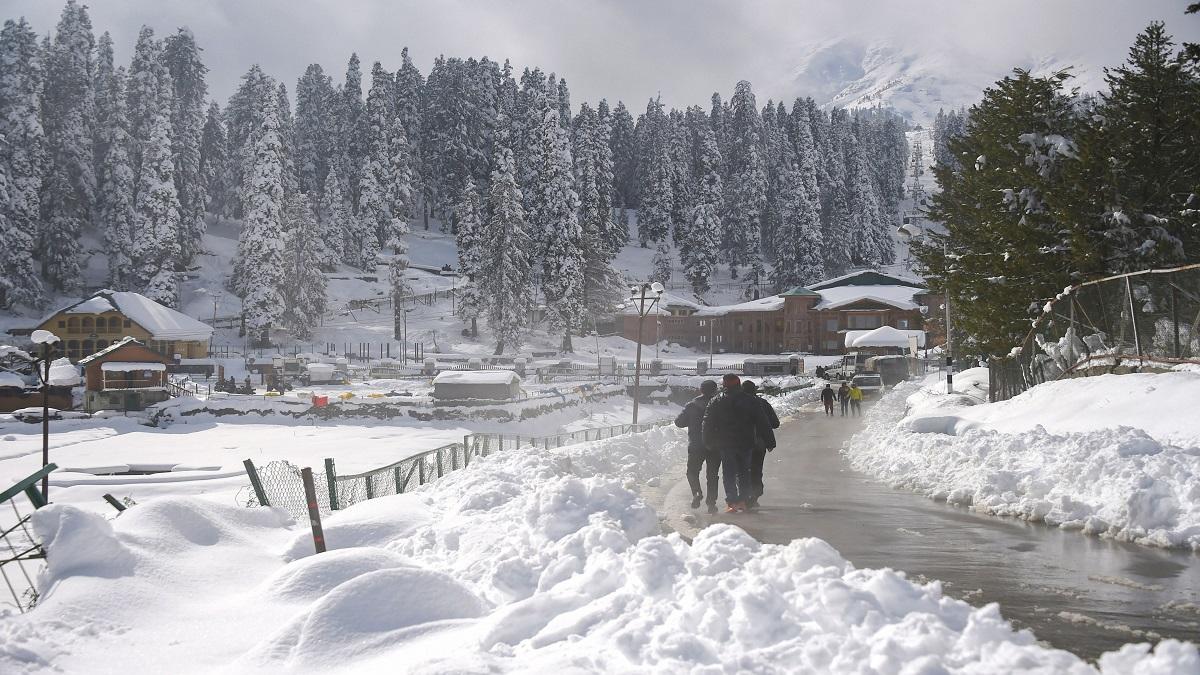 Snowfall in Gulmarg (Photo-PTI)