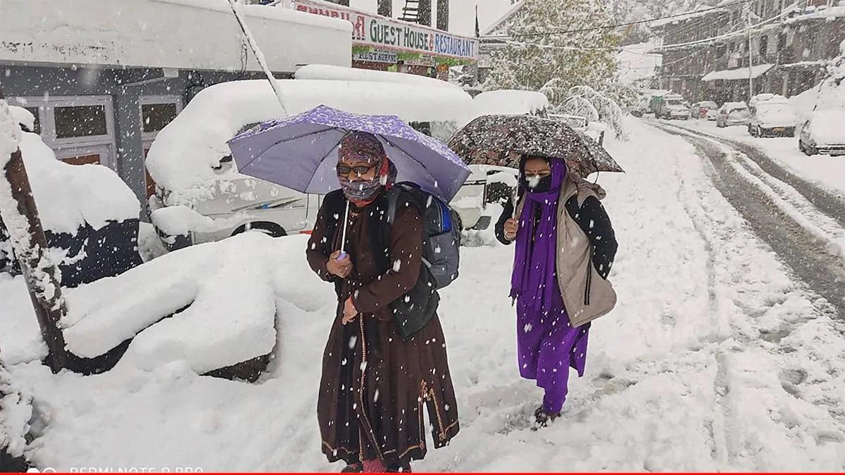 Snowfall in Kashmir