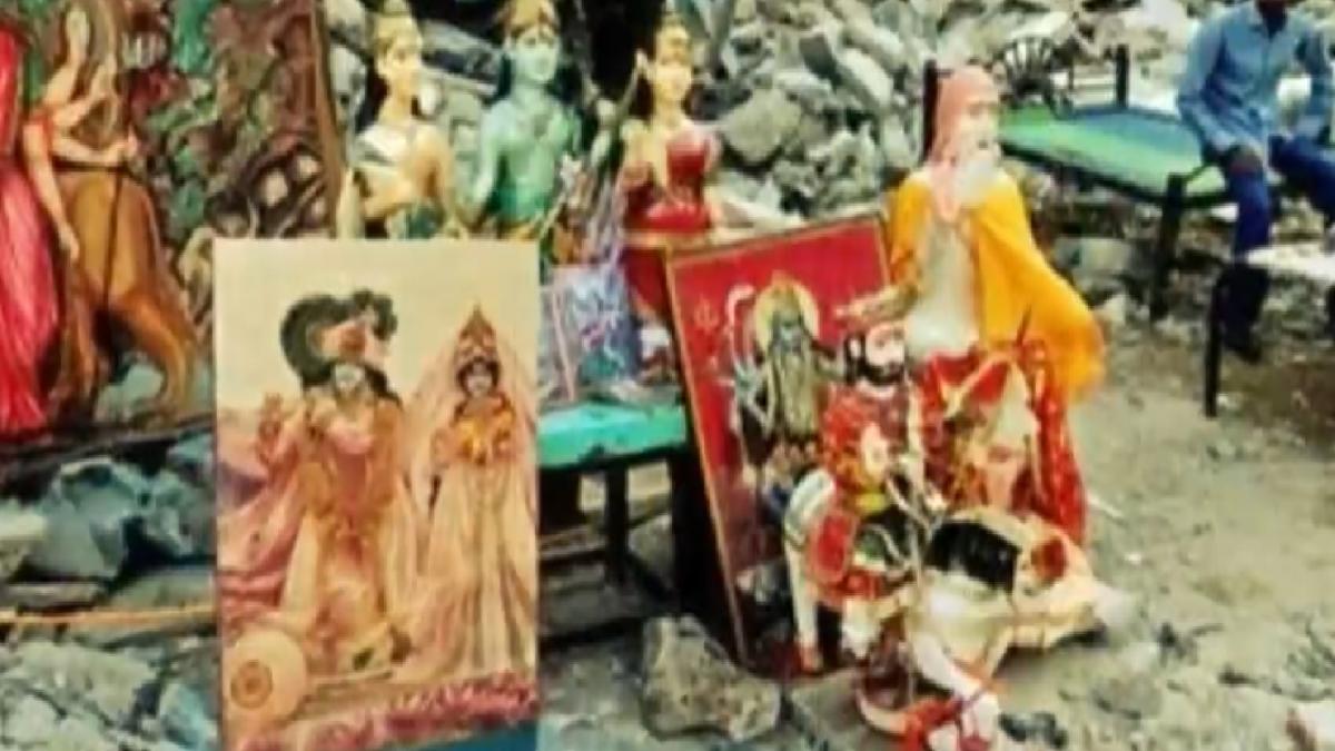 मंदिर में तोड़-फोड़