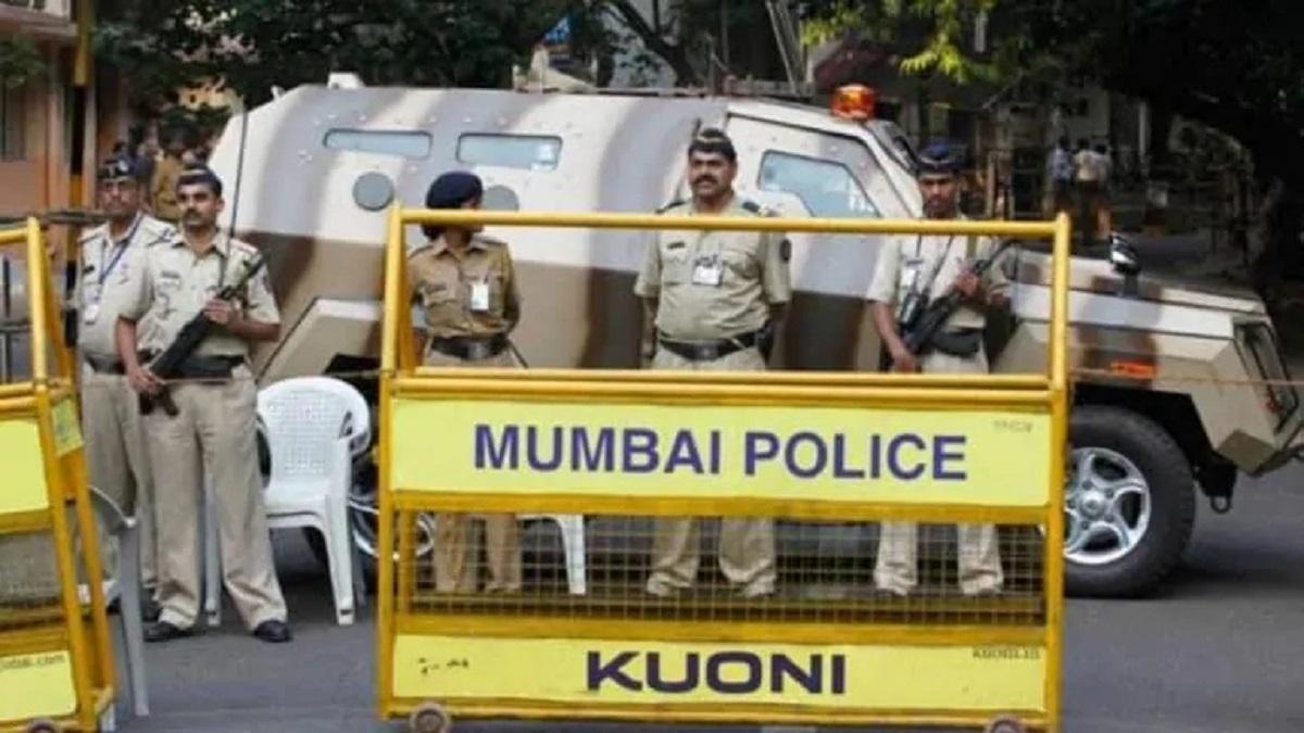 Mumbai Police Curfew 
