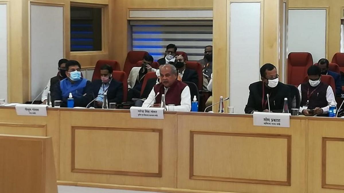 Narendra Tomar in meeting with farmers