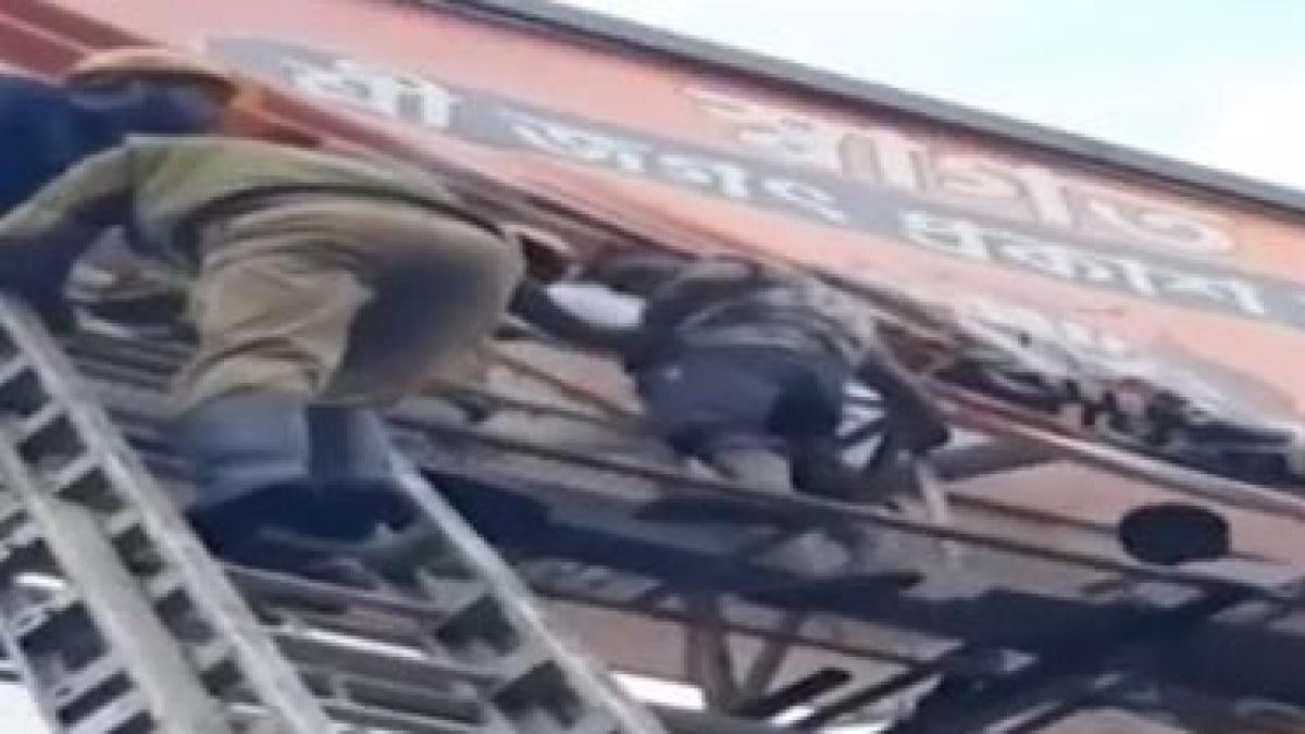 Accident during nadda's road show preparations