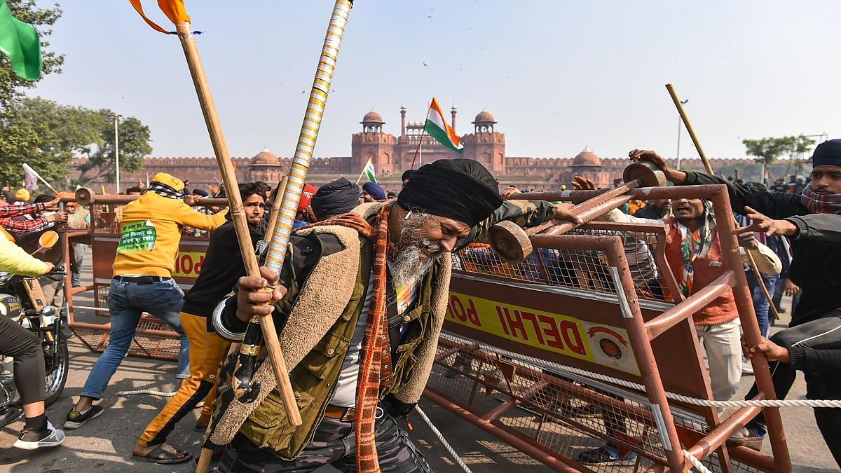 Farmers stir at Red Fort (Photo-PTI)