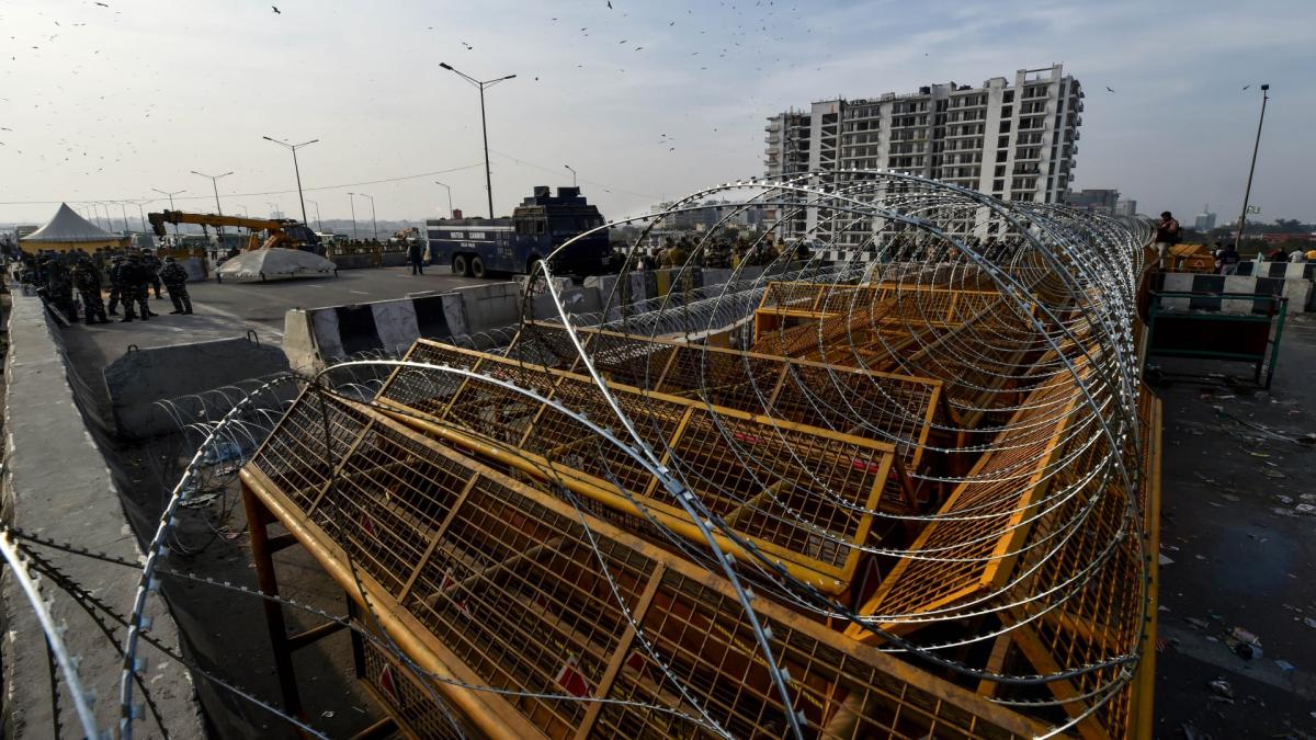 security personnel at Ghazipur Border