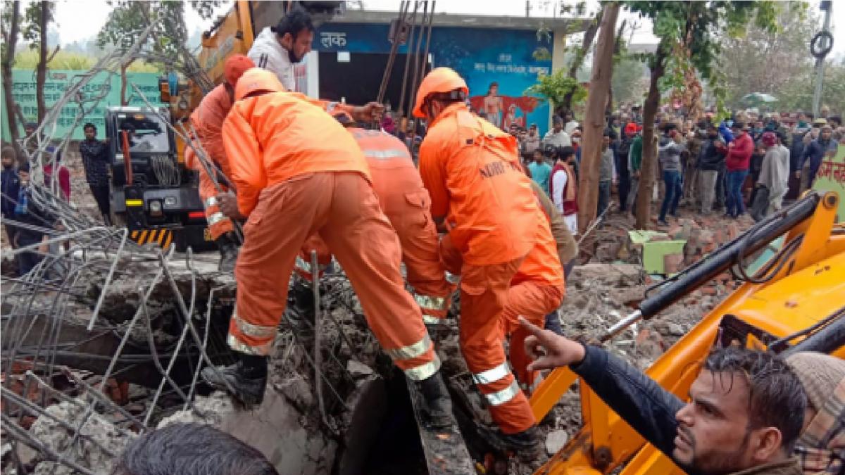 Ghazibad crematorium accident