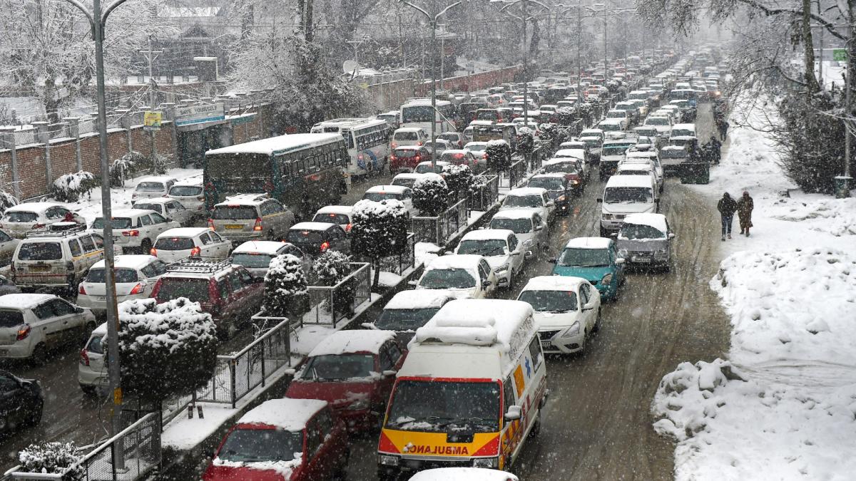 kashmir snowfall jammu srinagar highway