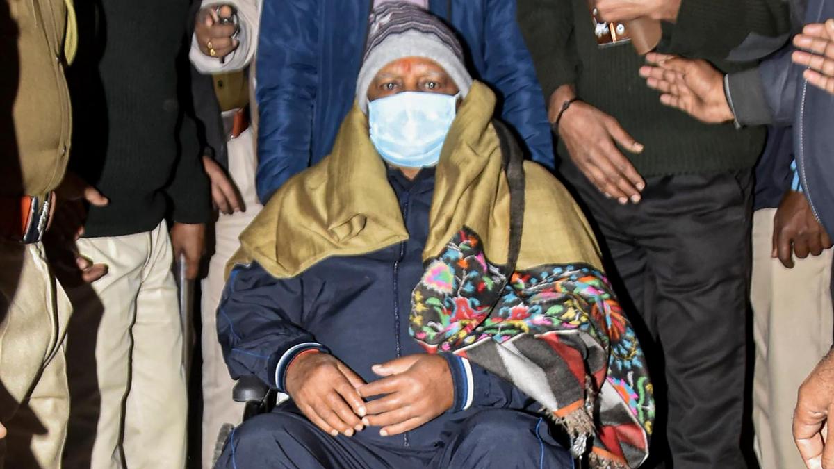 Lalu Yadav shifted to AIIMS-Delhi 