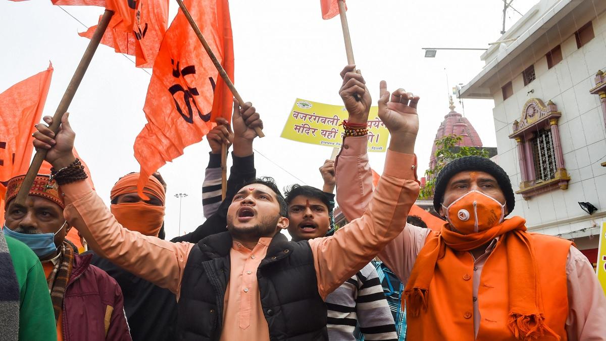 चांदनी चौक के हनुमान मंदिर तोड़े जाने पर जारी है सियासी बवाल (फोटो-PTI)