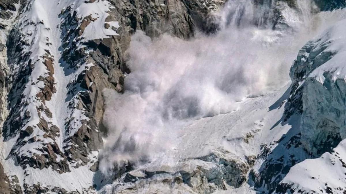 Snow Avalanche in Jammu and Kashmir