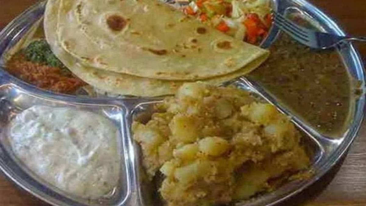 mamata banerjee launches 5 rs plate