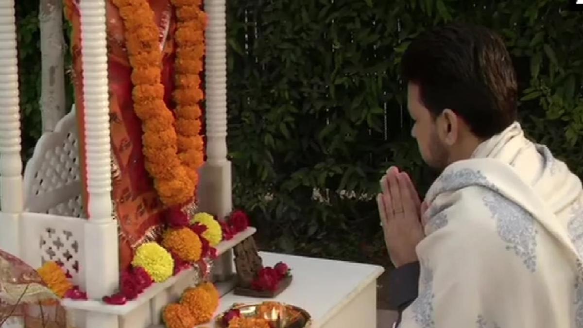 Budget 2021: Anurag Thakur offers prayer 