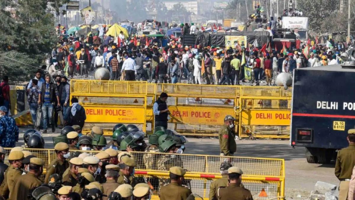 दिल्ली सिंघु बॉर्डर पर सुरक्षा के कड़े इंतजाम (फाइल फोटो)