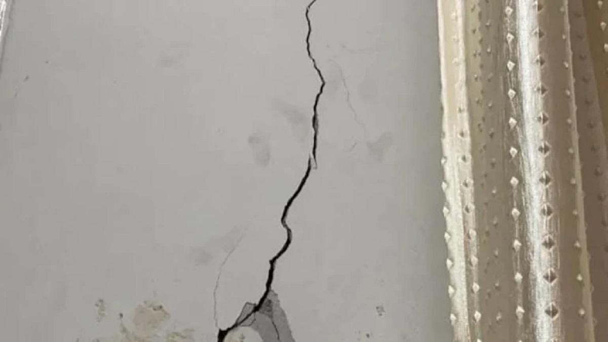 Earth Quake Felt in Delhi-NCR