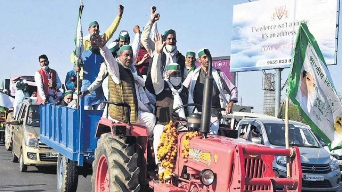 पिछले कई महीनों से प्रदर्शन कर रहे किसान (फाइल फोटो)