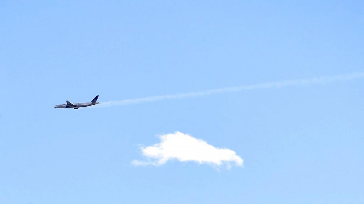 अमेरिका में उड़के विमान में लगी आग (फाइल फोटो)