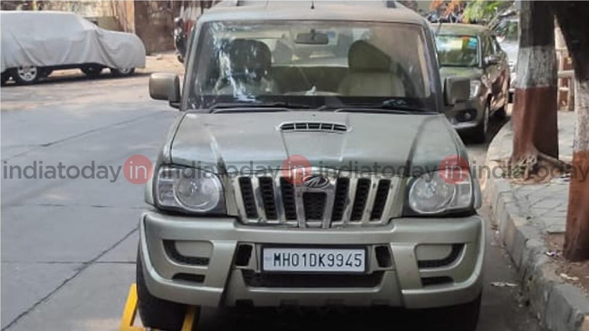 Abandoned car outside Ambani's house
