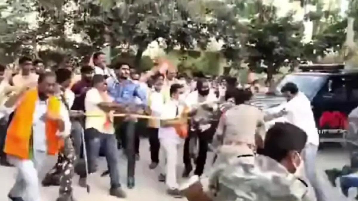सोशल मीडिया पर वायरल तस्वीर
