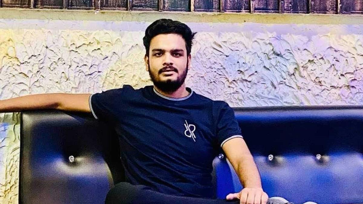 BJP सांसद का बेटा आयुष