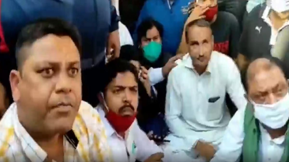 BJP workers create ruckus in Meerut during checking