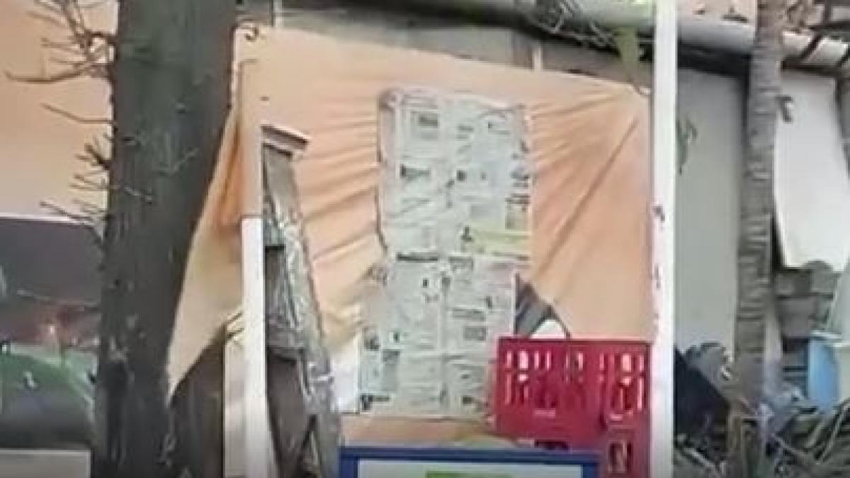 remove hoardings with PM's photos