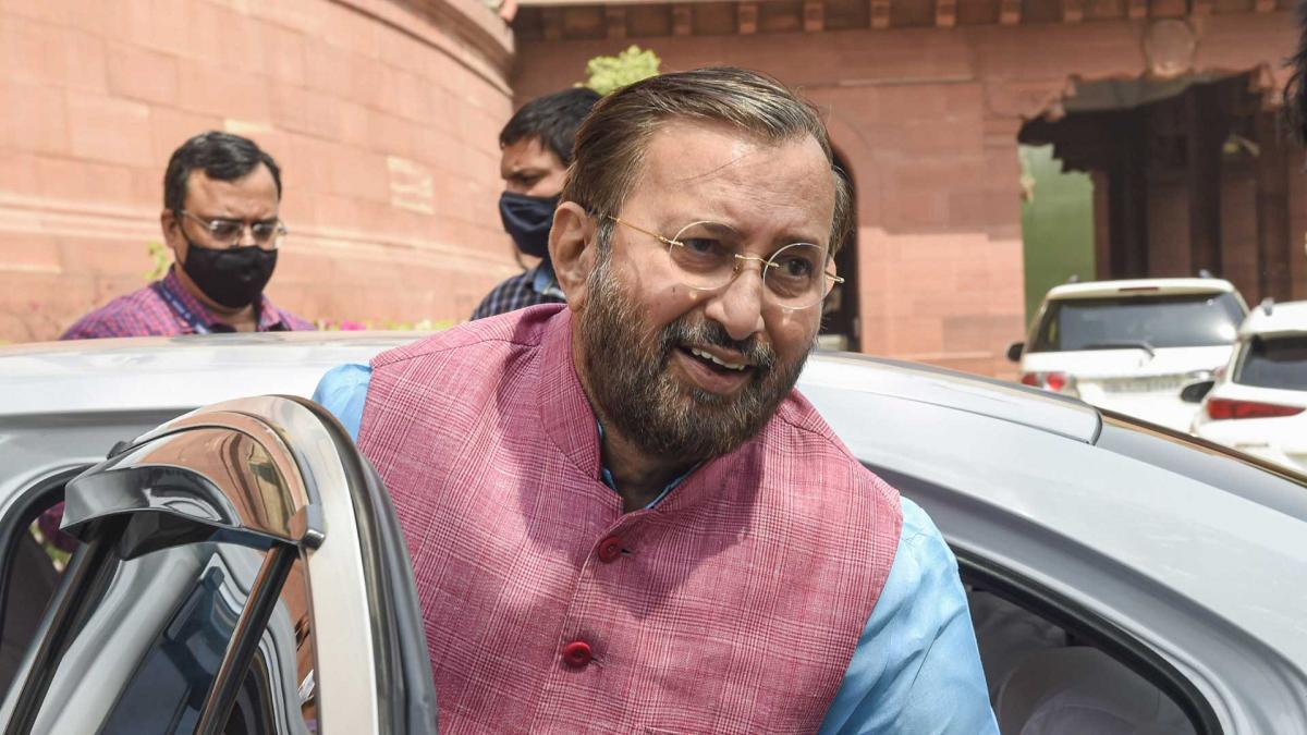 केंद्रीय मंत्री प्रकाश जावड़ेकर