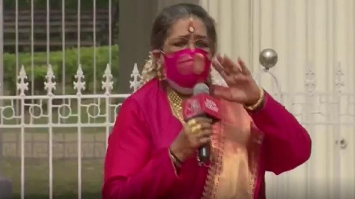 भारतीय पार्श्व गायिका ऊषा उत्थुप.