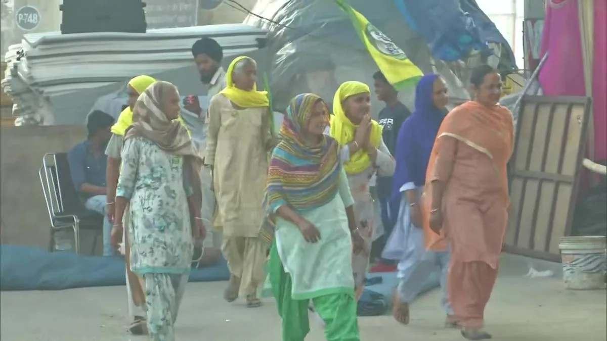 women reach farmers protest at delhi border