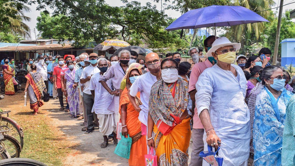 बंगाल: वोटिंग के चरणों के साथ कोरोना ने कैसे पकड़ी सुपरफास्ट रफ्तार, आंकड़ों से समझिए 